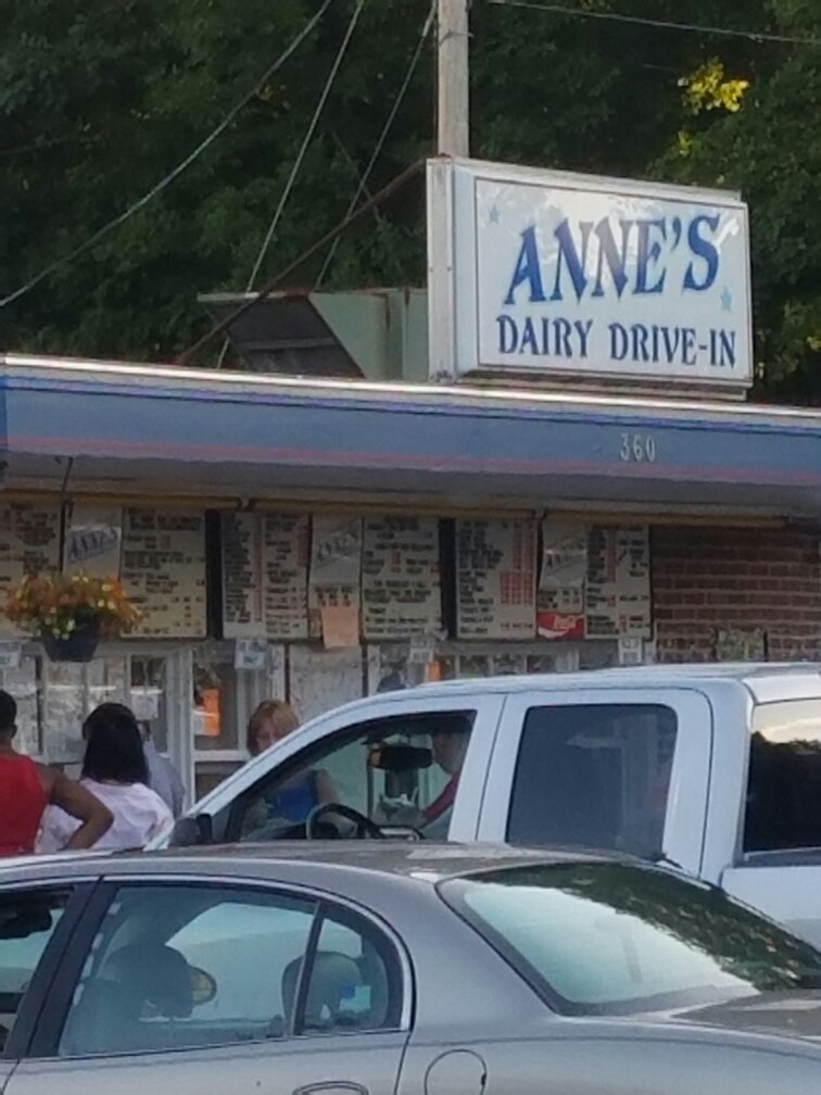Anne`s Dairy Drive -In